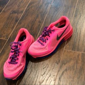 Pink nike shoes